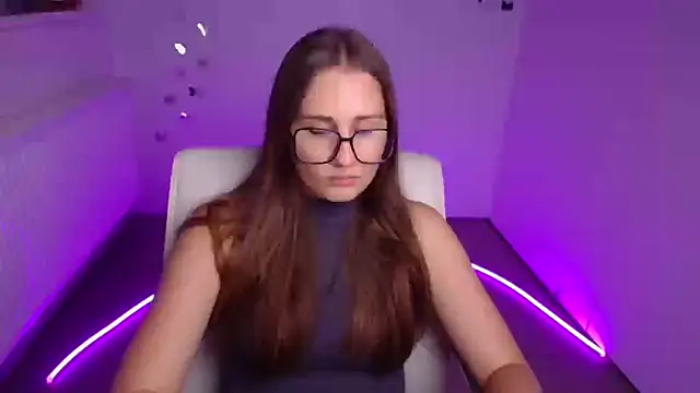 Stefanie Sweet online show from September 12, 2025, 5:29 am