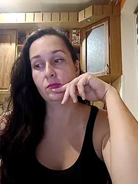 Amandda  online show from September 9, 2025, 6:28 pm