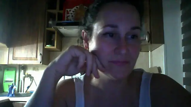 Amandda  online show from September 22, 2025, 5:41 pm