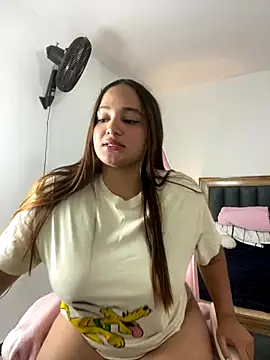 Andrea-Lu online show from September 30, 2025, 2:39 am