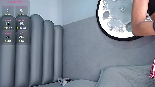 venus-03 online show from October 19, 2025, 4:26 am