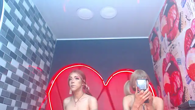 julessxcharlotte online show from September 27, 2025, 1:28 pm