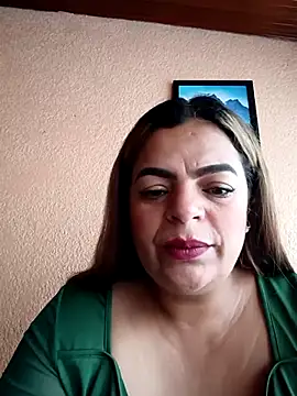 Mia-Glow online show from February 6, 2026, 12:12 pm