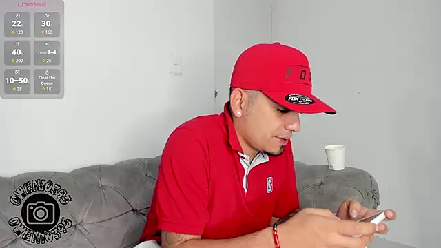 OwenStonne  online show from September 26, 2025, 4:08 am