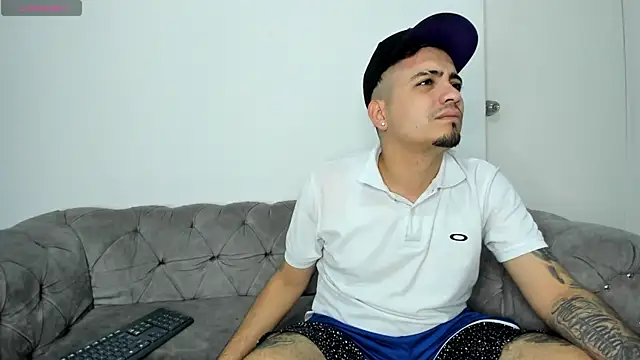 OwenStonne  online show from September 10, 2025, 4:22 am