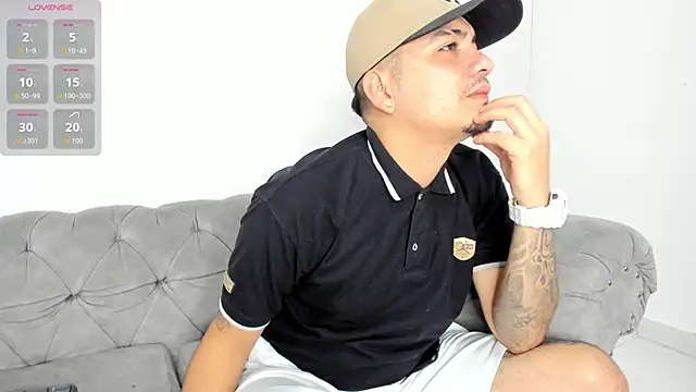 OwenStonne  online show from September 12, 2025, 4:12 am