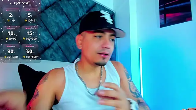 OwenStonne  online show from December 1, 2025, 1:12 pm