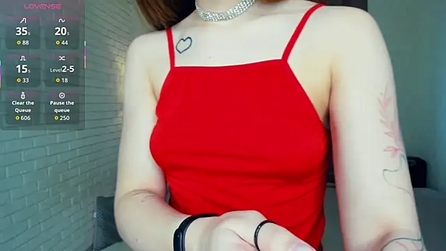 KayleenCurtis online show from April 12, 2026, 4:16 am