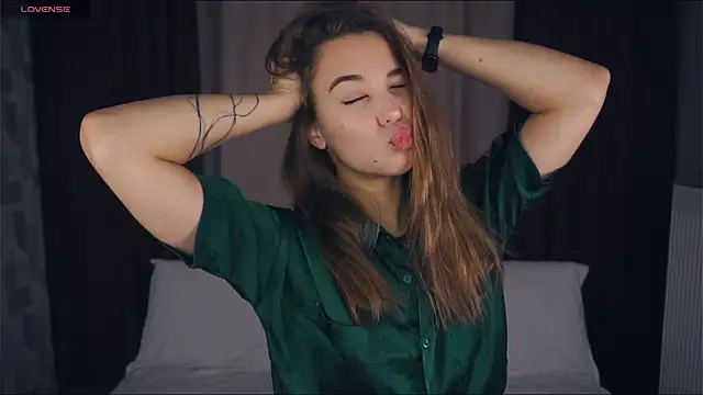 KayleenCurtis online show from October 22, 2025, 5:18 am