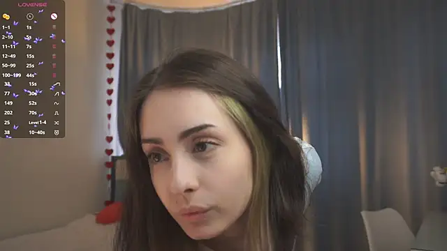 VernonKnapik online show from October 18, 2025, 10:28 am