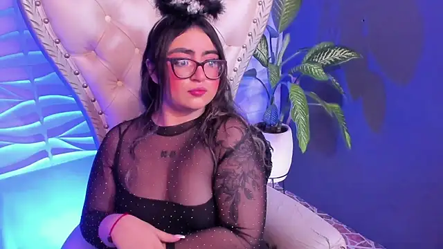 April  foxx online show from October 31, 2025, 1:08 pm