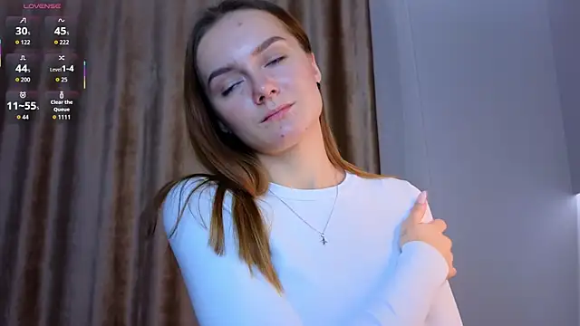 LouisaChaobal online show from December 2, 2025, 1:39 am