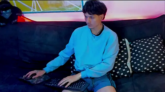 Dioniso guy8 online show from April 3, 2026, 9:10 pm