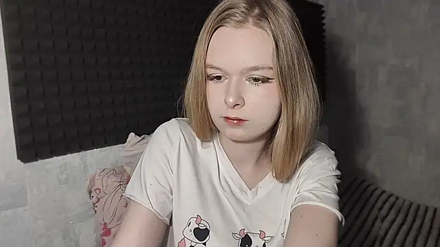 LiaVibes online show from April 21, 2026, 8:10 am