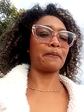 BiiancaEstradaa online show from April 18, 2026, 10:32 pm