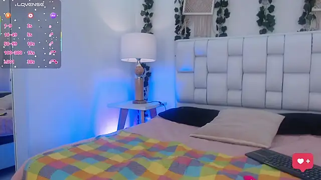 Snapshot of Tiffanygh_ chatting on October 16, 2025, 7:22 pm Tiffanygh online show from October 16, 2025, 7:22 pm