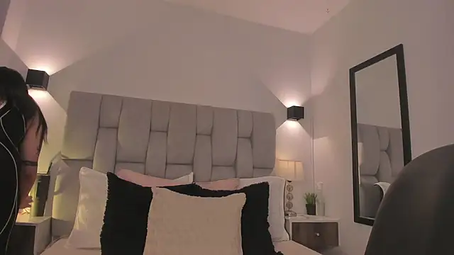 Seraphyne666 online show from April 9, 2026, 4:46 pm