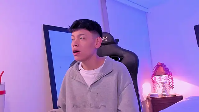 Snapshot of zeus_blaze chatting on September 27, 2025, 8:31 am zeus blaze online show from September 27, 2025, 8:31 am