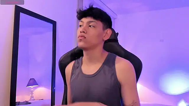 Snapshot of zeus_blaze chatting on November 3, 2025, 7:28 pm zeus blaze online show from November 3, 2025, 7:28 pm