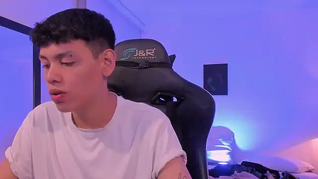 Snapshot of zeus_blaze chatting on November 29, 2025, 7:58 pm zeus blaze online show from November 29, 2025, 7:58 pm