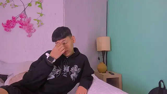 Snapshot of zeus_blaze chatting on September 24, 2025, 7:59 am zeus blaze online show from September 24, 2025, 7:59 am