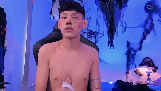 Snapshot of zeus_blaze chatting on October 15, 2025, 4:48 pm zeus blaze online show from October 15, 2025, 4:48 pm