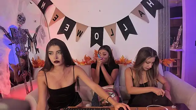 spicy angels  online show from October 9, 2025, 2:56 am