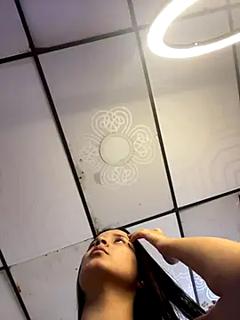 Mia jhoonson online show from September 27, 2025, 6:03 pm