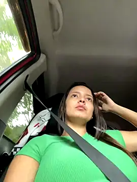 Mia jhoonson online show from October 3, 2025, 2:29 pm