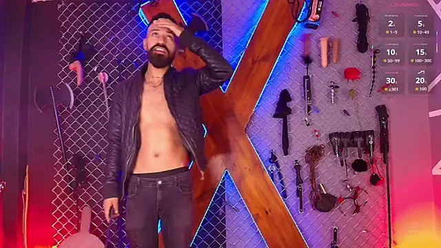 Warick and Aria bdsm  online show from September 17, 2025, 7:38 pm