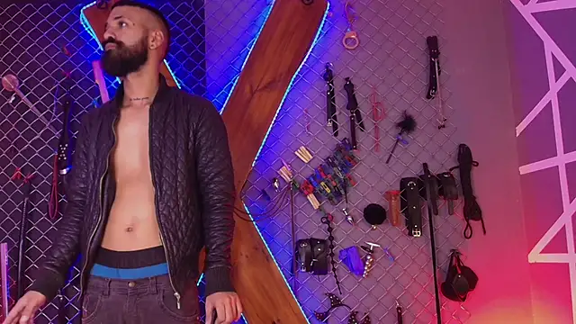 Warick and Aria bdsm  online show from September 30, 2025, 7:31 pm