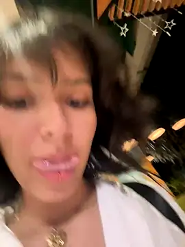 Adry Bach  online show from November 9, 2025, 11:20 pm