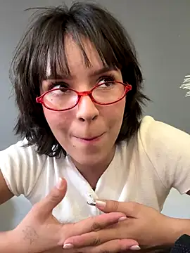 Adry Bach  online show from September 14, 2025, 9:26 pm