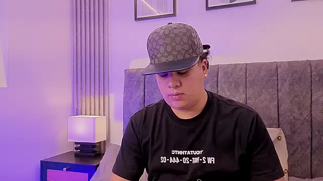 Naim Bennetsex online show from September 19, 2025, 4:44 pm