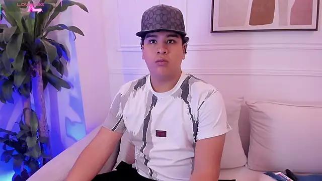 Naim Bennetsex online show from September 23, 2025, 3:19 pm