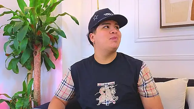 Naim Bennetsex online show from March 4, 2026, 7:32 pm