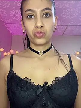 Lenapink19 online show from February 16, 2026, 10:29 pm