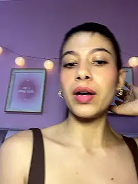 Lenapink19 online show from January 13, 2026, 10:46 pm