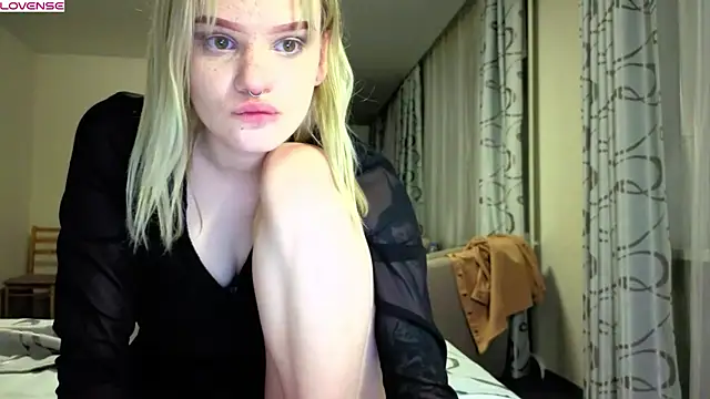 Elieiza xo online show from May 26, 2026, 5:11 pm