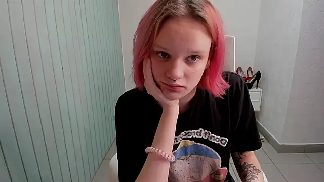 Elieiza xo online show from September 19, 2025, 4:05 am