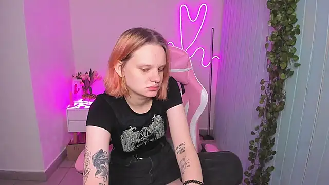 Elieiza xo online show from October 18, 2025, 10:17 am