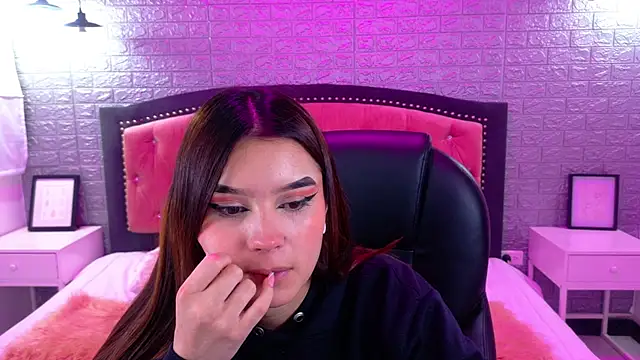 Natalie loffreda online show from October 6, 2025, 3:08 am