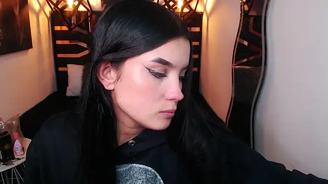 Natalie loffreda online show from April 8, 2026, 8:10 pm