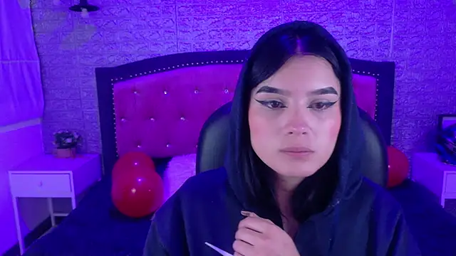 Natalie loffreda online show from February 18, 2026, 3:26 am