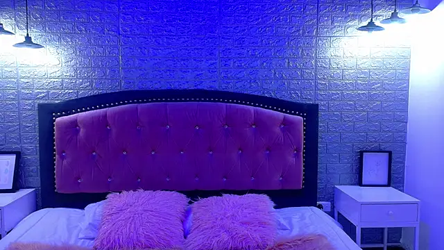 Natalie loffreda online show from October 8, 2025, 2:57 am