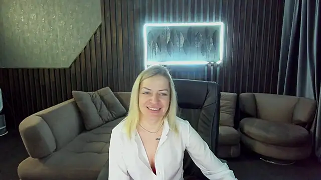 Anna Snows online show from October 14, 2025, 6:19 pm