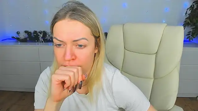 Anna Snows online show from December 15, 2025, 7:09 pm