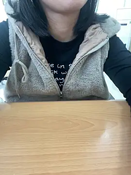 Snapshot of -NhaKy22 chatting on November 25, 2025, 6:47 am -NhaKy22 online show from November 25, 2025, 6:47 am