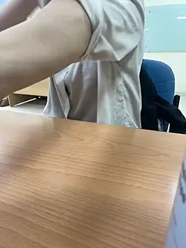 -NhaKy22 online show from December 5, 2025, 2:21 am