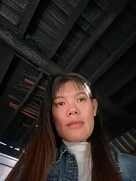 PhanHaa online show from October 17, 2025, 2:04 am